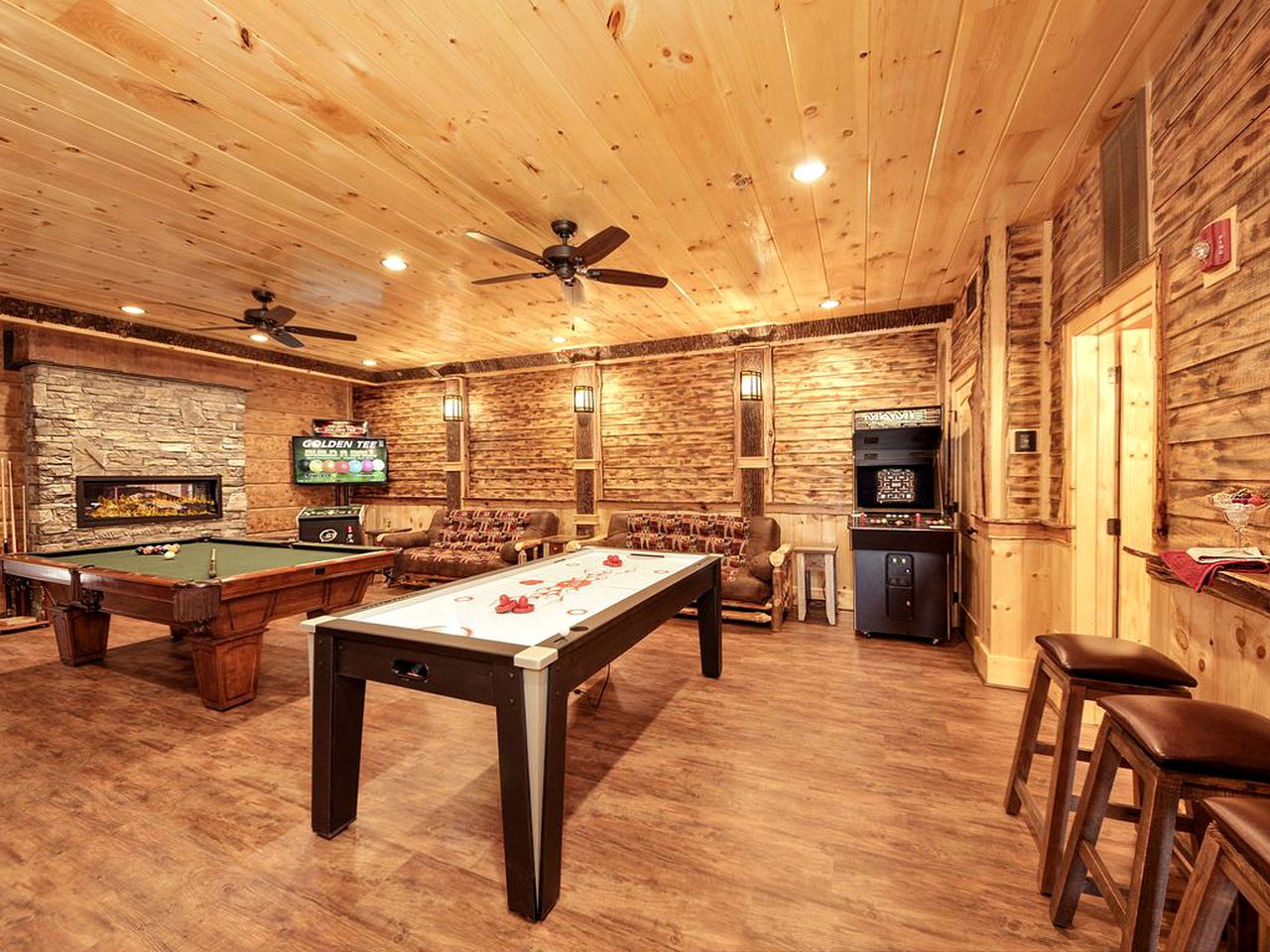 Extraordinary Vacation Cabin for Large Group Rental in Pigeon Forge, Tennessee