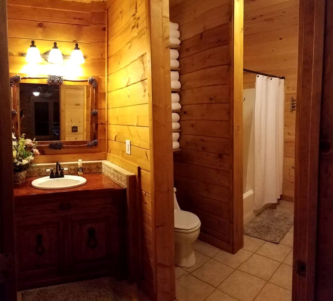 Private Mountain Retreat Cottage in Ellijay, Georgia