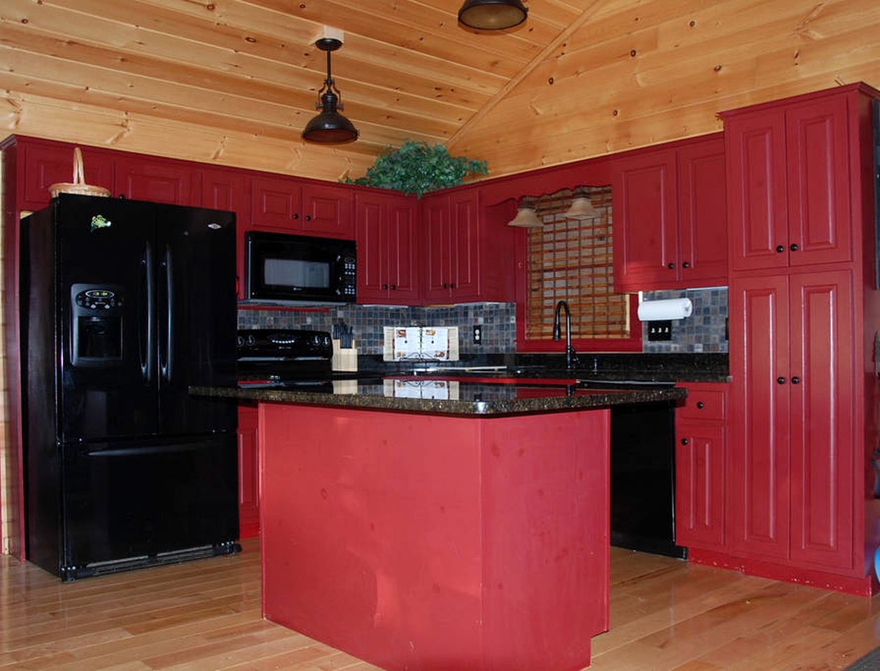 Private Mountain Retreat Cottage in Ellijay, Georgia