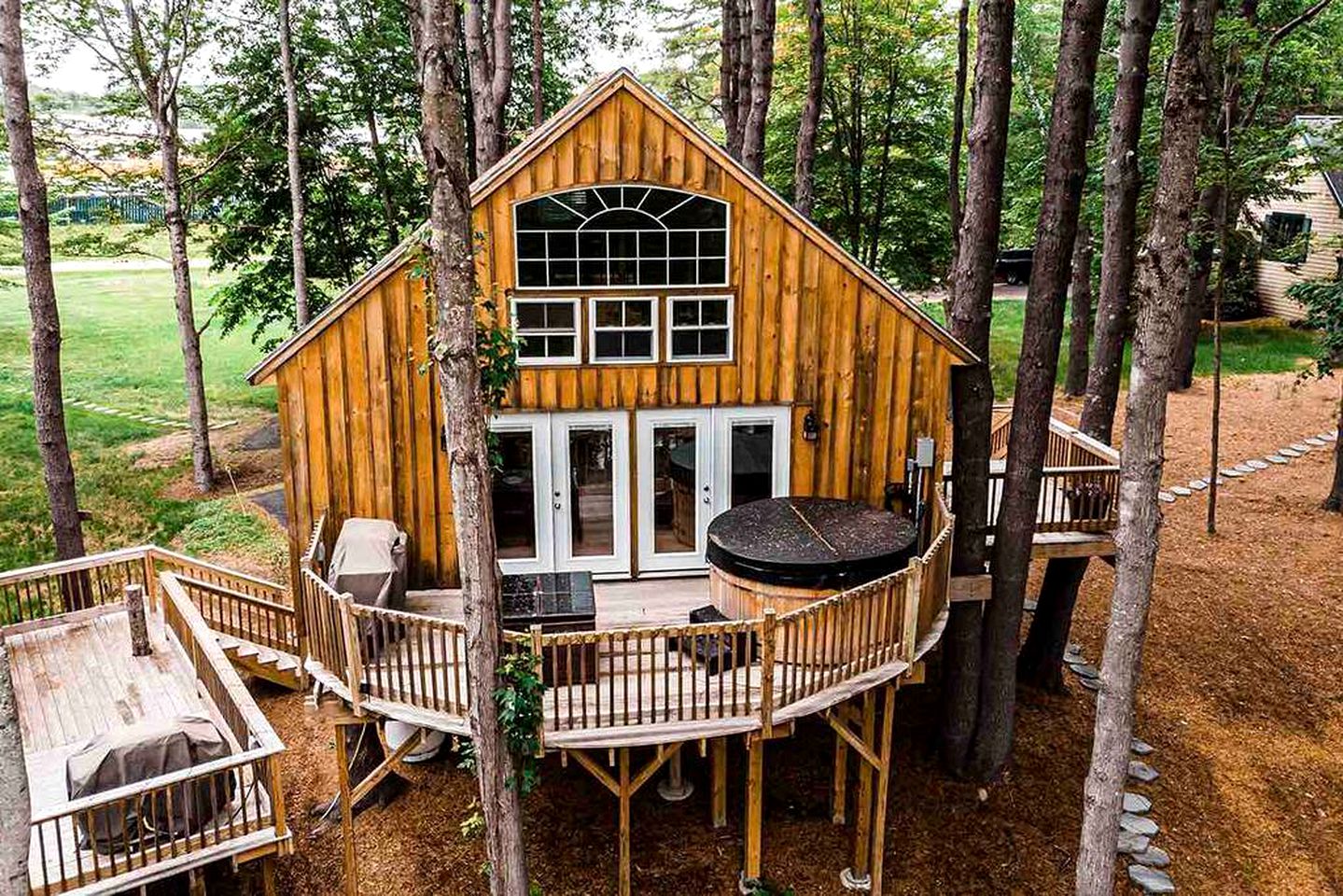 SkyView Treehouse Luxury Waterfront Retreat, Tree Houses, Belgrade