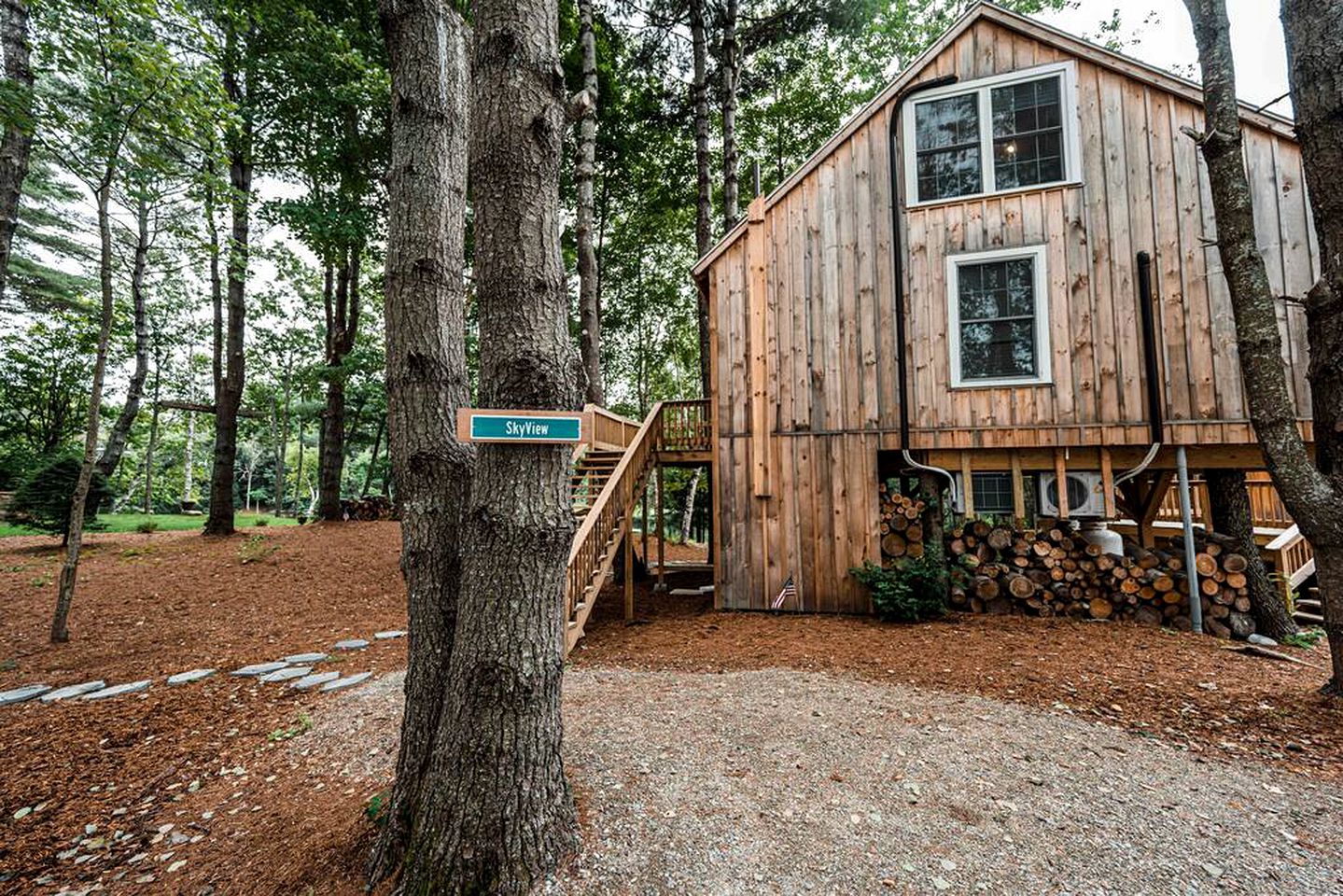 SkyView Treehouse Luxury Waterfront Retreat, Tree Houses, Belgrade