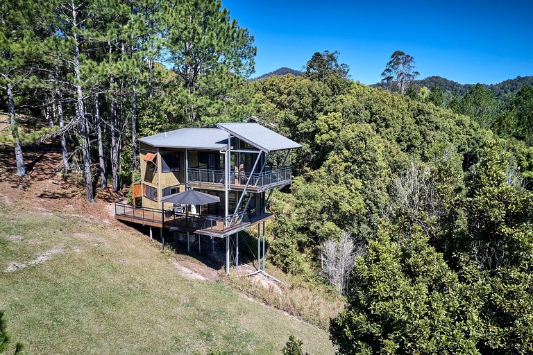 This sleek Uki accommodation is the perfect couples retreat, NSW.