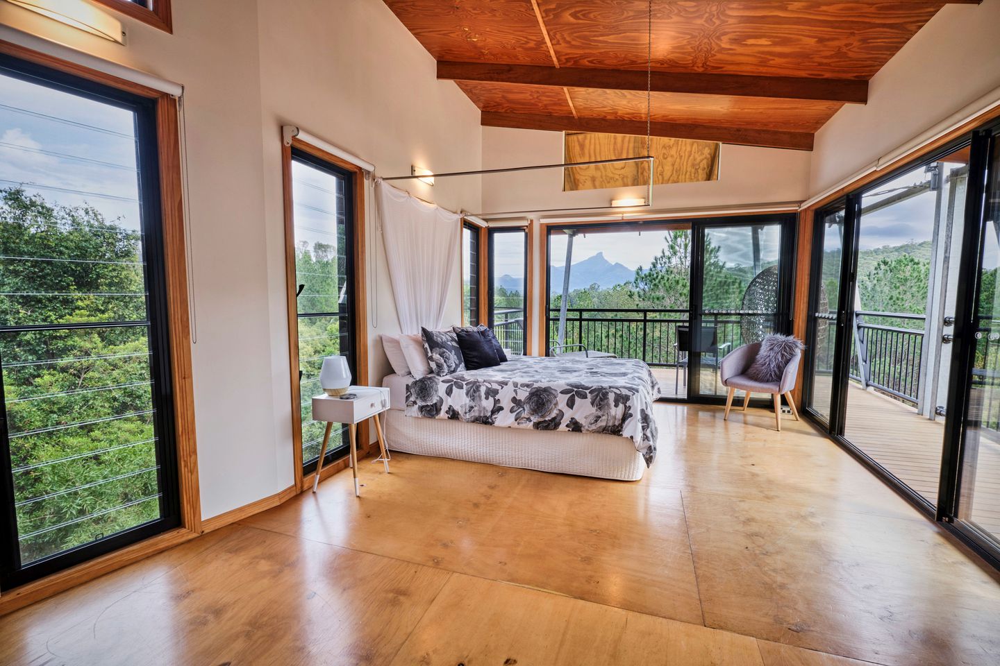 Sleek Uki Accommodation in the Tweed Hinterland Ideal as a Couples Retreat, NSW