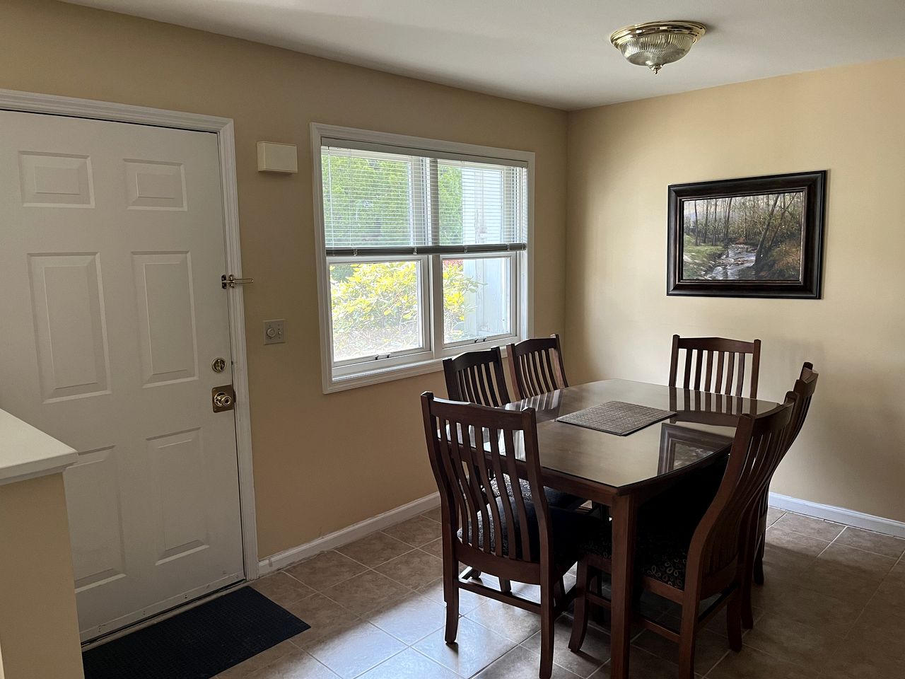 Lakefront Rental Amazing for Nature Lovers and Disconnect in NY