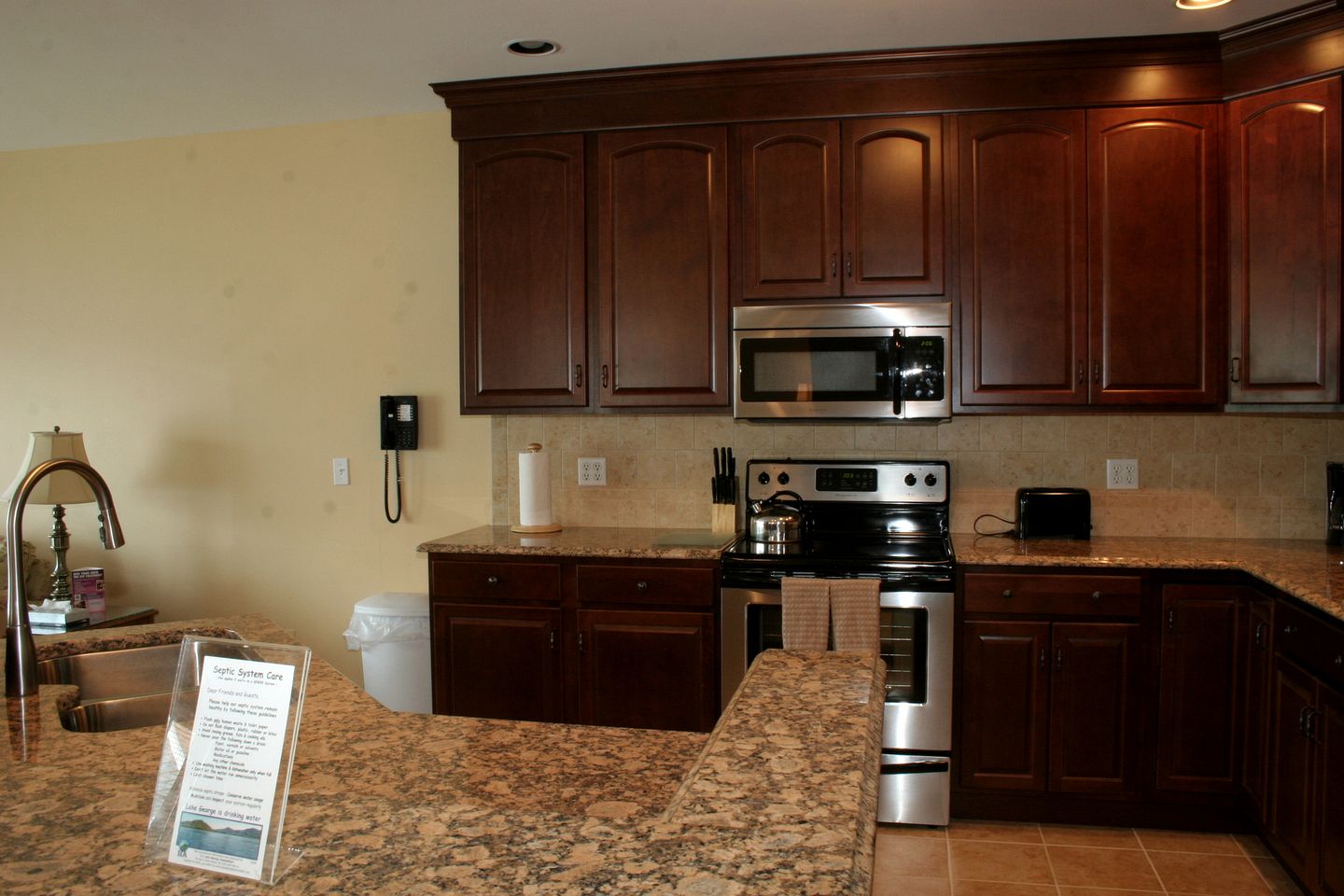 Cute Holiday Rental with Jacuzzi and Direct Lake Views in NY