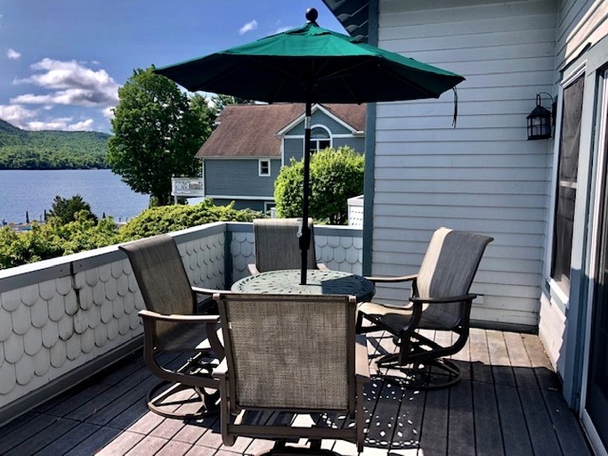 Cute Holiday Rental with Jacuzzi and Direct Lake Views in NY