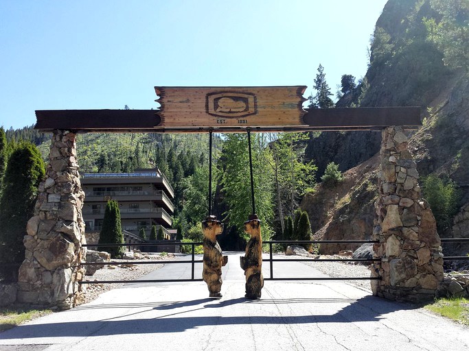 Private Islands (Hamilton, Montana, United States)