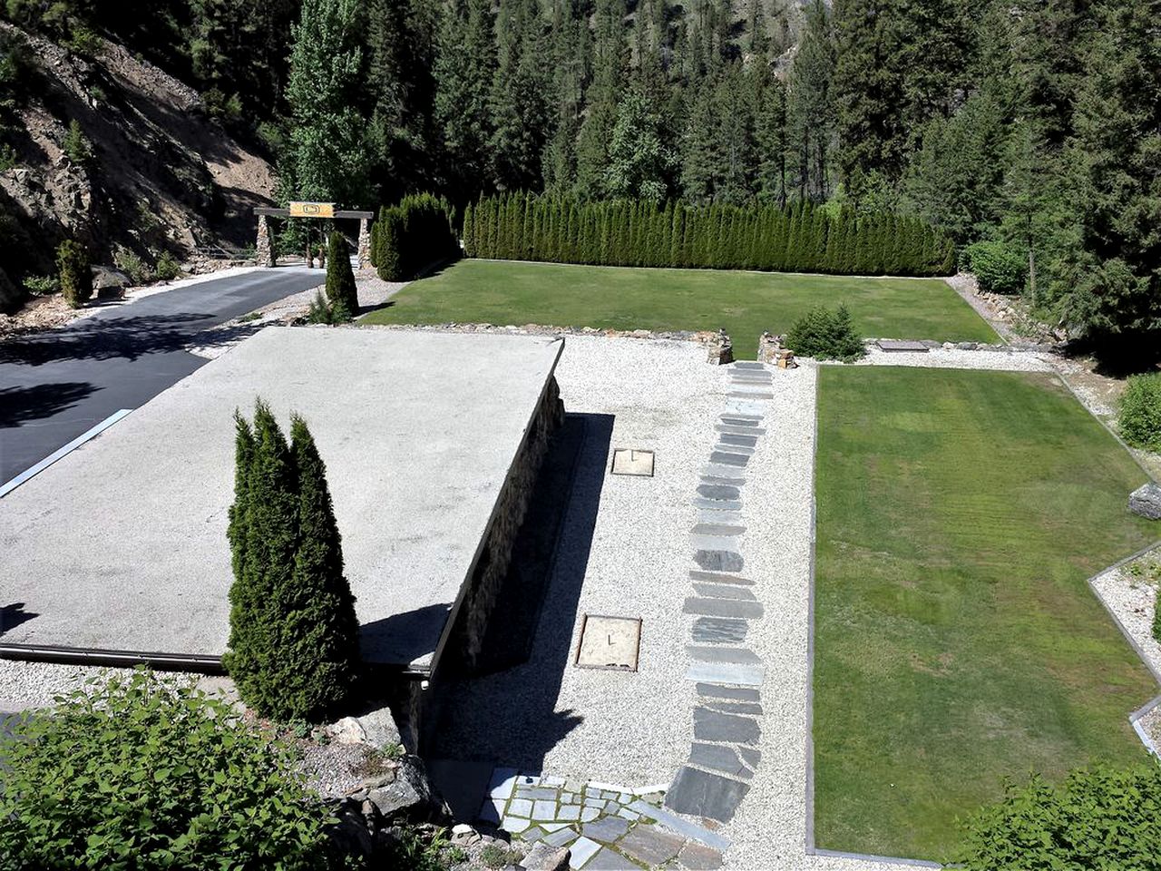 Amazing Mountainside Vacation Rental with Private Hot Springs in Hamilton, Montana