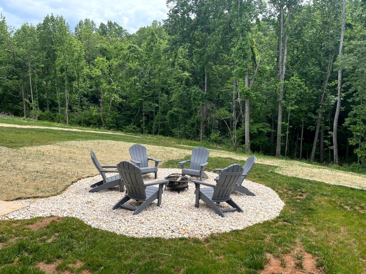 Double Cabins Ideal for Large Groups with Pool Table in Virginia