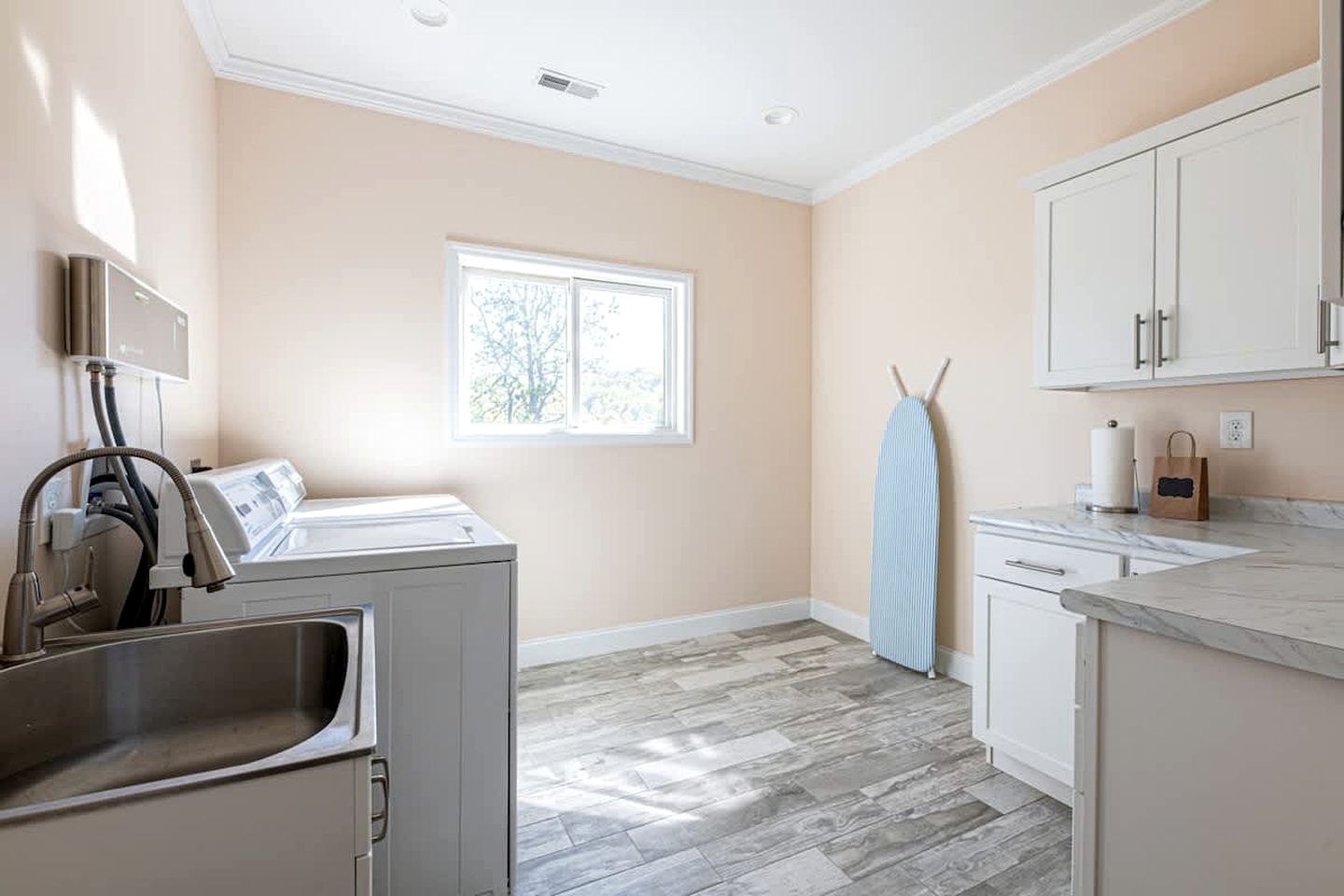 Pet Friendly Villa with Hot-tub in Gatlinburg, Tennessee