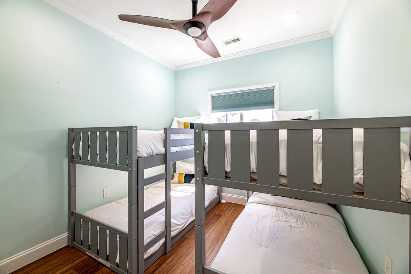 Pet Friendly Villa with Hot-tub in Gatlinburg, Tennessee