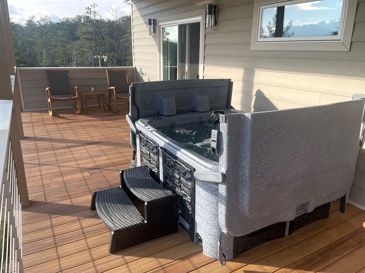 Pet Friendly Villa with Hot-tub in Gatlinburg, Tennessee