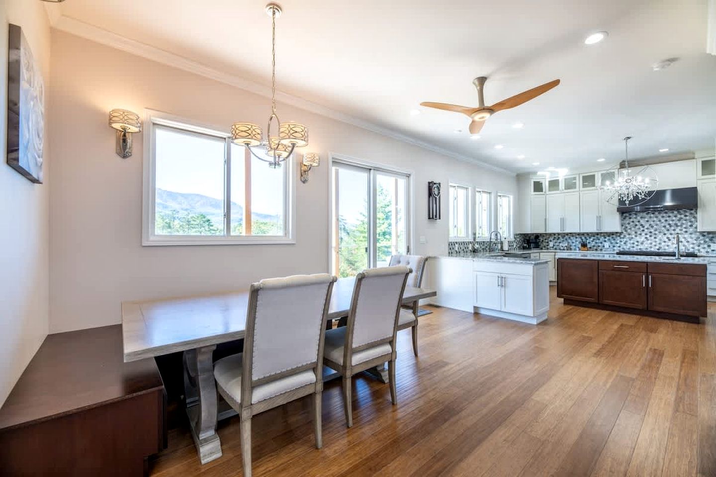 Pet Friendly Villa with Hot-tub in Gatlinburg, Tennessee