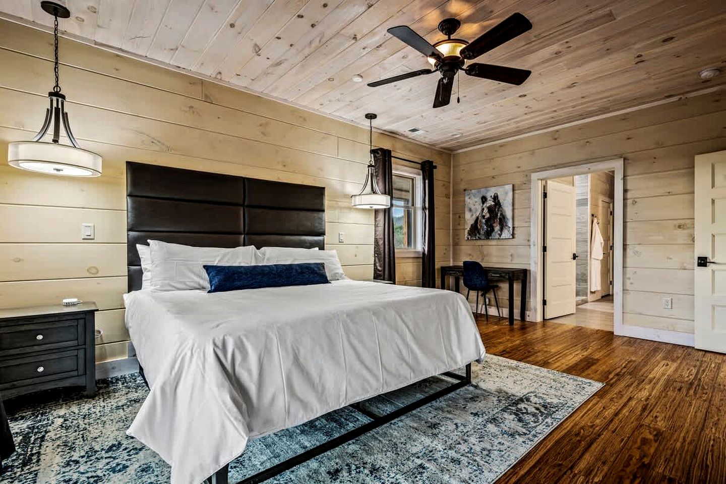 Cozy Villa with Hot-tub and Nice Vistas in Gatlinburg, Tennessee