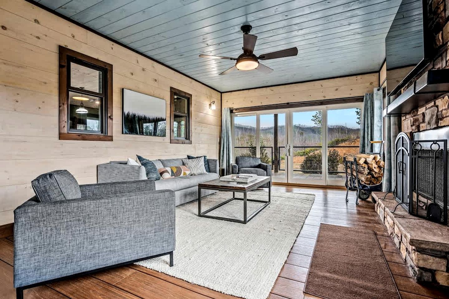 Cozy Villa with Hot-tub and Nice Vistas in Gatlinburg, Tennessee