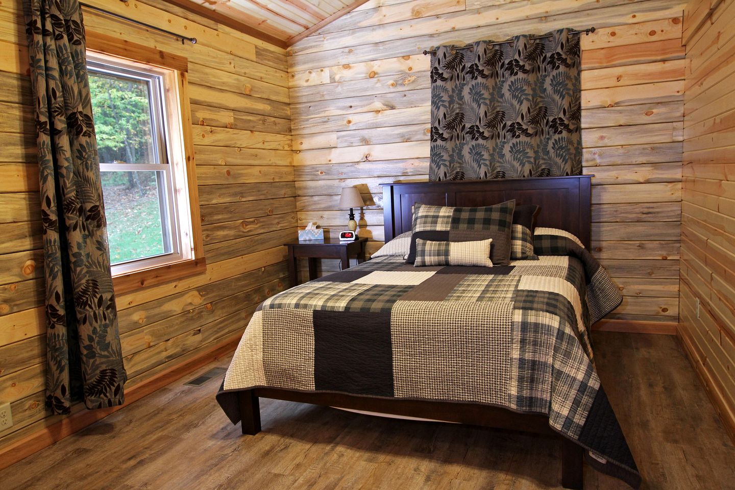 Wonderful Cabin with Hot-Tub Ideal to Recharge in Ohio