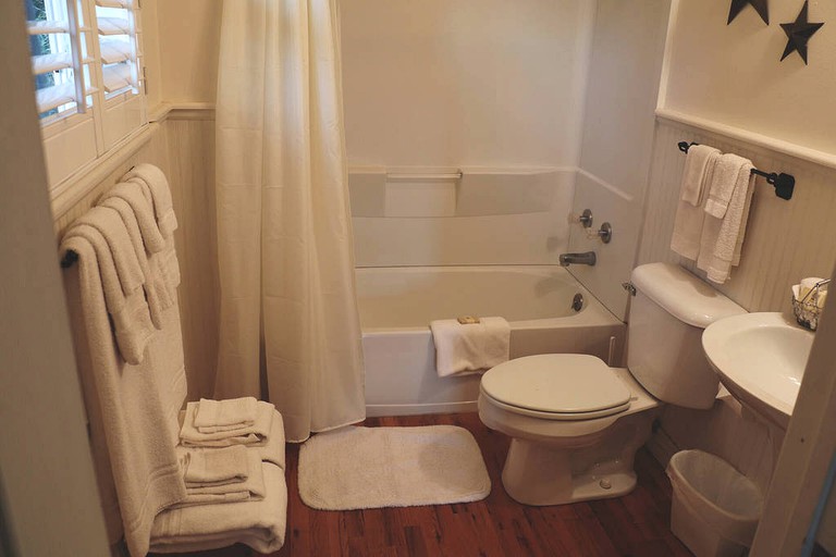 Sleepy Cat Mountain Real Estate and Lodging, Vacation Rentals 35254