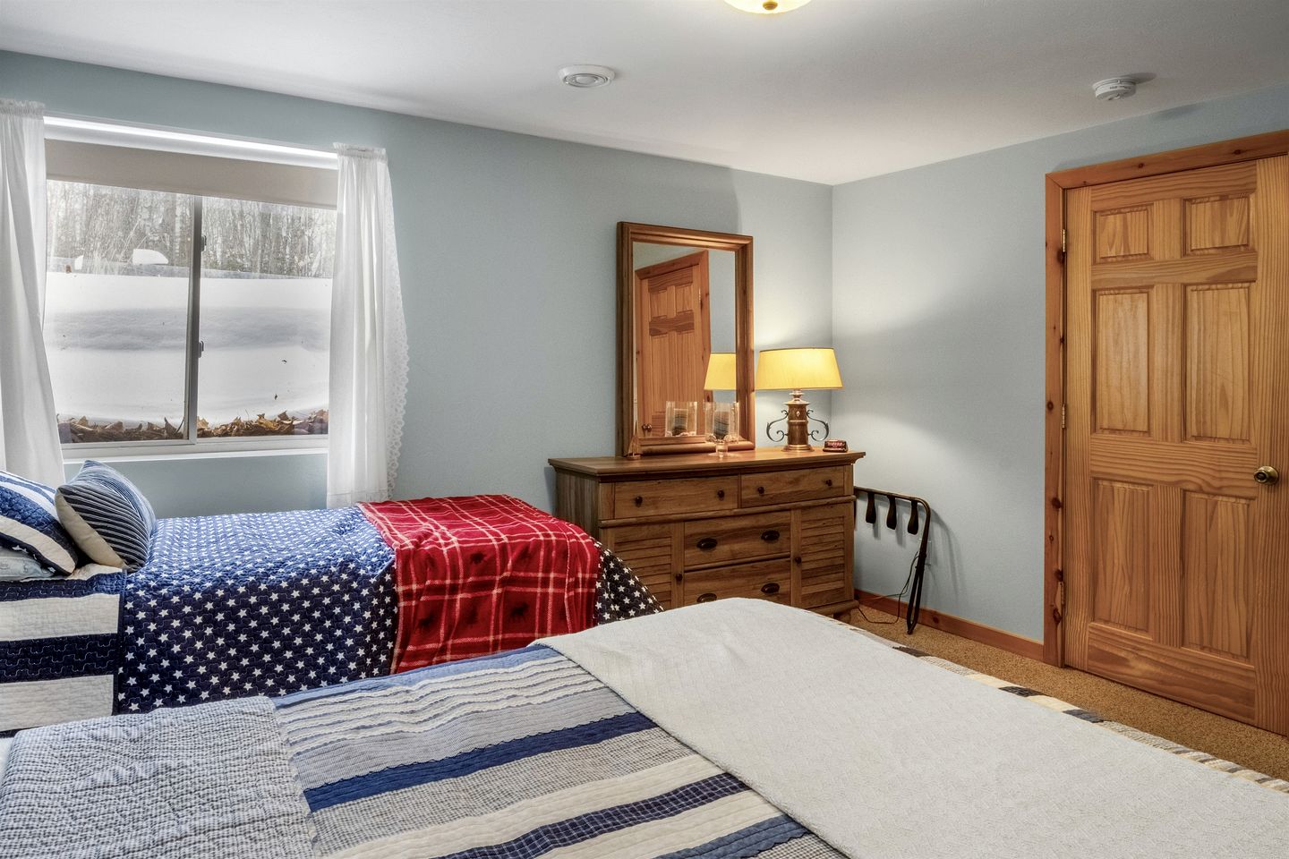 Cozy Log Cabin with Hot Tub & Firepit near Pebble Beach, Sister Bay, Wisconsin