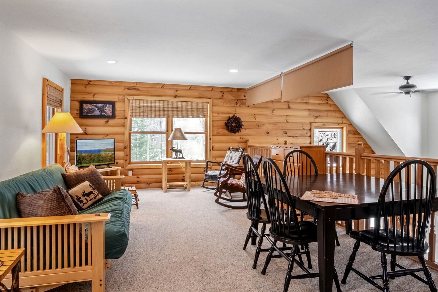 Cozy Log Cabin with Hot Tub & Firepit near Pebble Beach, Sister Bay, Wisconsin