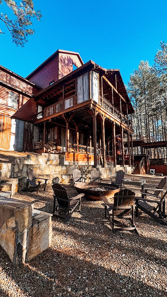 Gorgeous Cabin with Sauna and Hot-tub in Broken Bow, Oklahoma