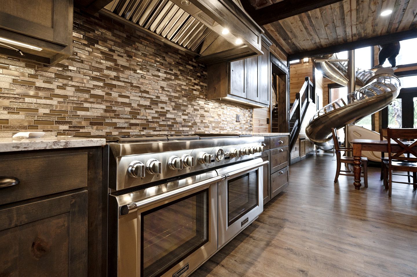 Gorgeous Cabin with Sauna and Hot-tub in Broken Bow, Oklahoma