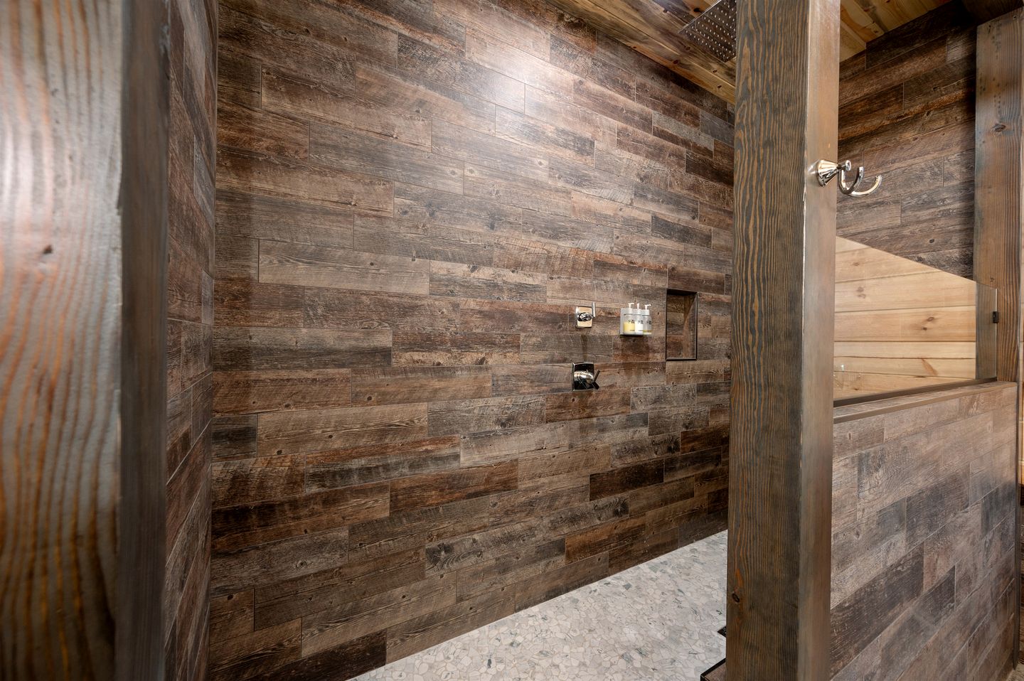 Gorgeous Cabin with Sauna and Hot-tub in Broken Bow, Oklahoma