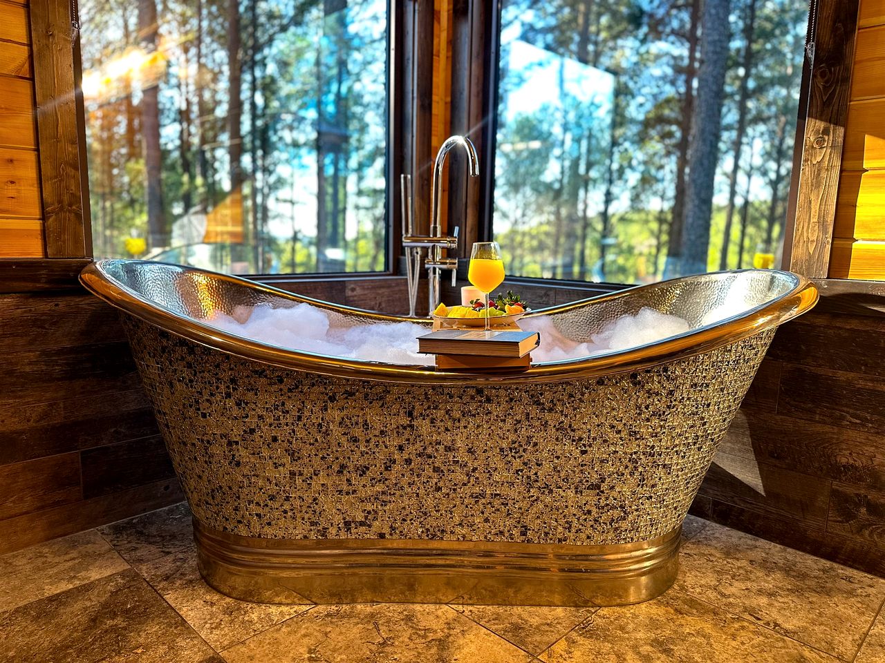 Gorgeous Cabin with Sauna and Hot-tub in Broken Bow, Oklahoma