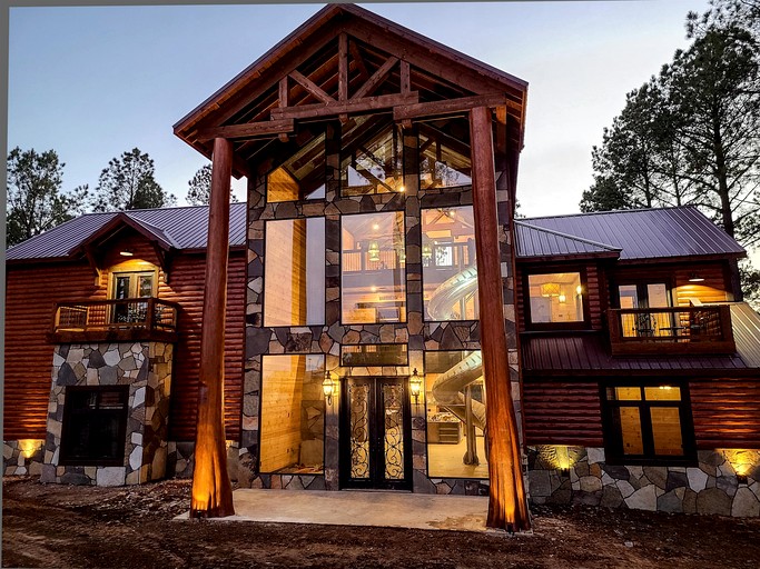 Cabins (United States of America, Broken Bow, Oklahoma)