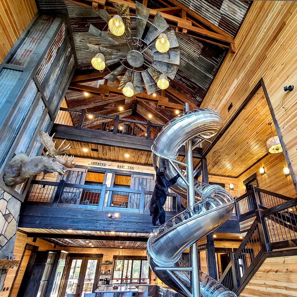 Gorgeous Cabin with Sauna and Hot-tub in Broken Bow, Oklahoma