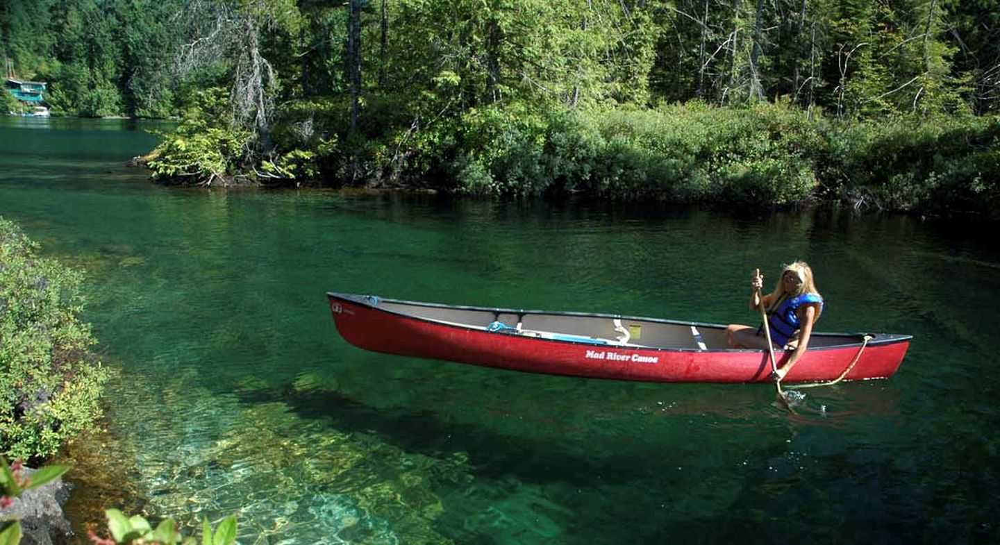 Cozy Getaway with Water Sports Rentals near Skookumchuck Narrows, British Columbia