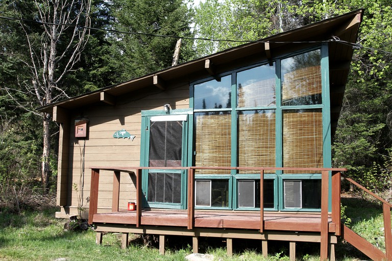 SLIPPERY WINDS WILDERNESS LODGE, Cabins 32625, Nestor Falls, Canada
