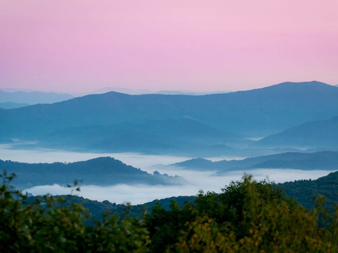 Cabins (Beech Mountain, North Carolina, United States)