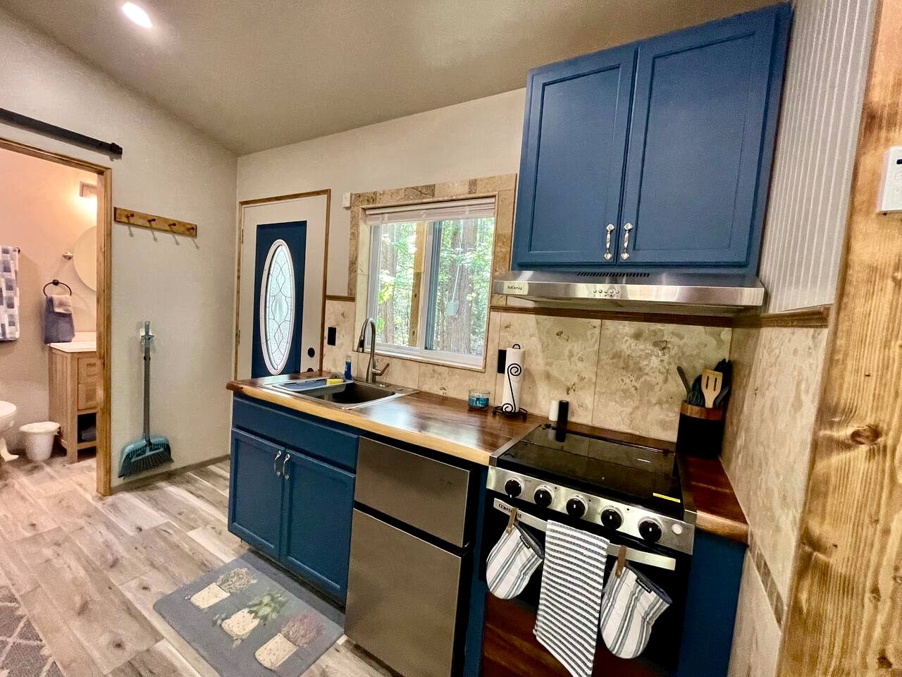 Cozy Tiny Cabin with Porch & Fire Pit near Scenic Trails in Western Arkansas