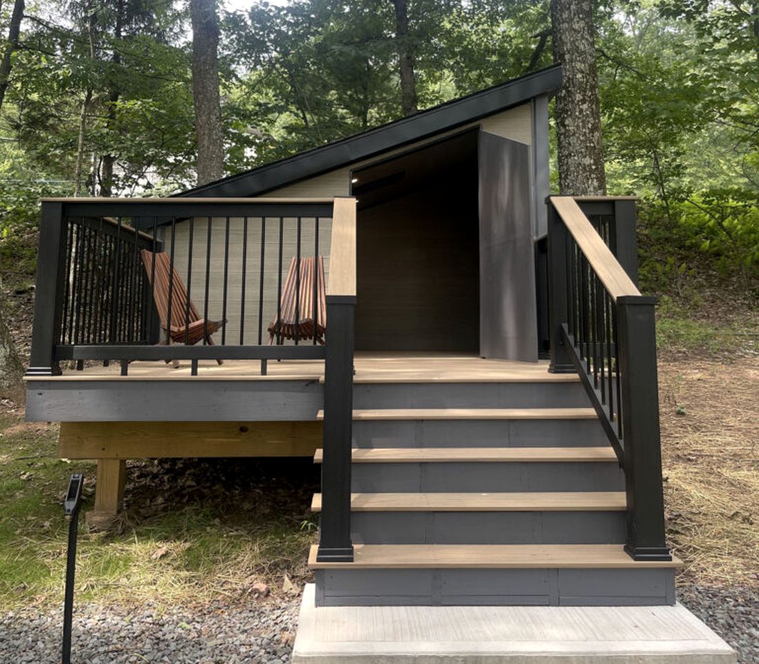 Small Cabin Perfect to Create Your Own Glamping Escape in Pennsylvania