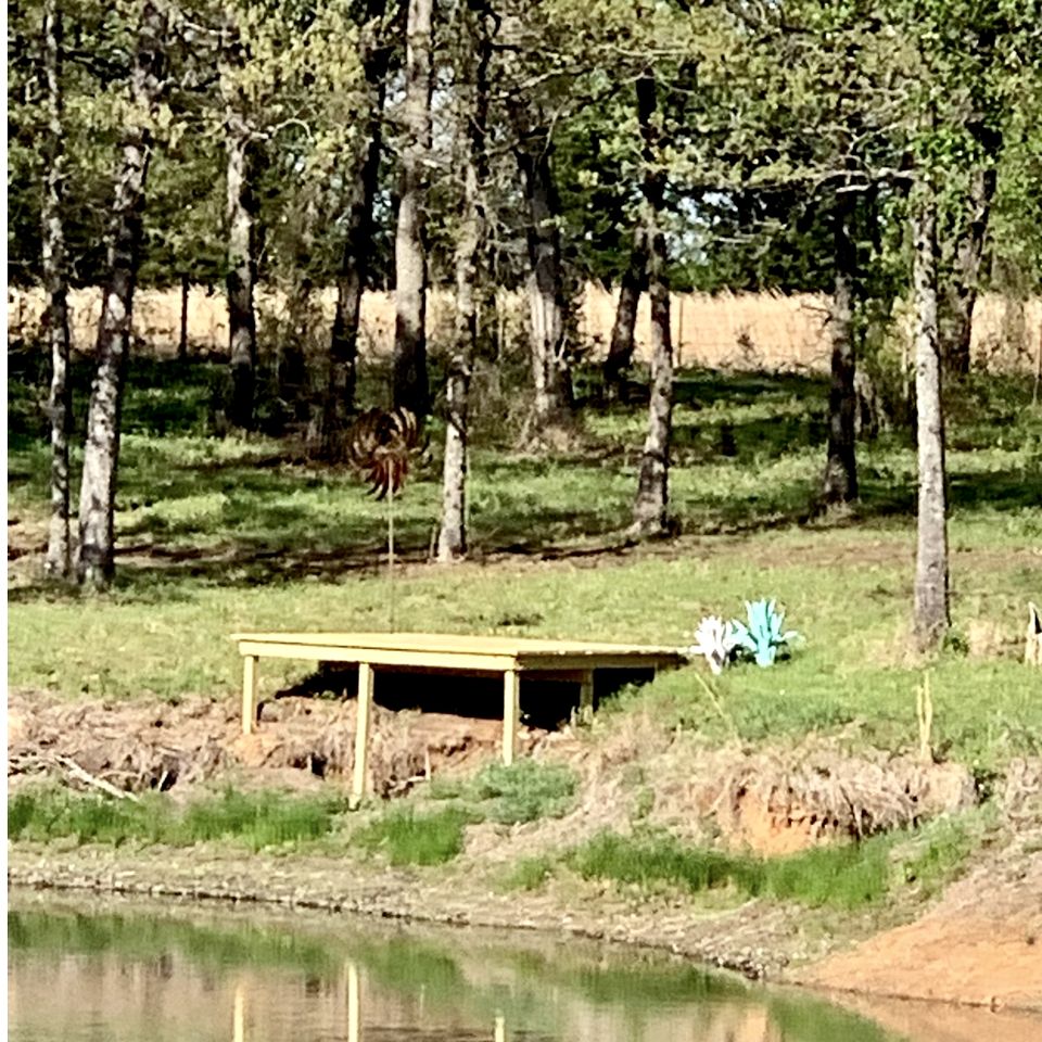 Romantic Cabin with Pond Views Great for Couples in Texas