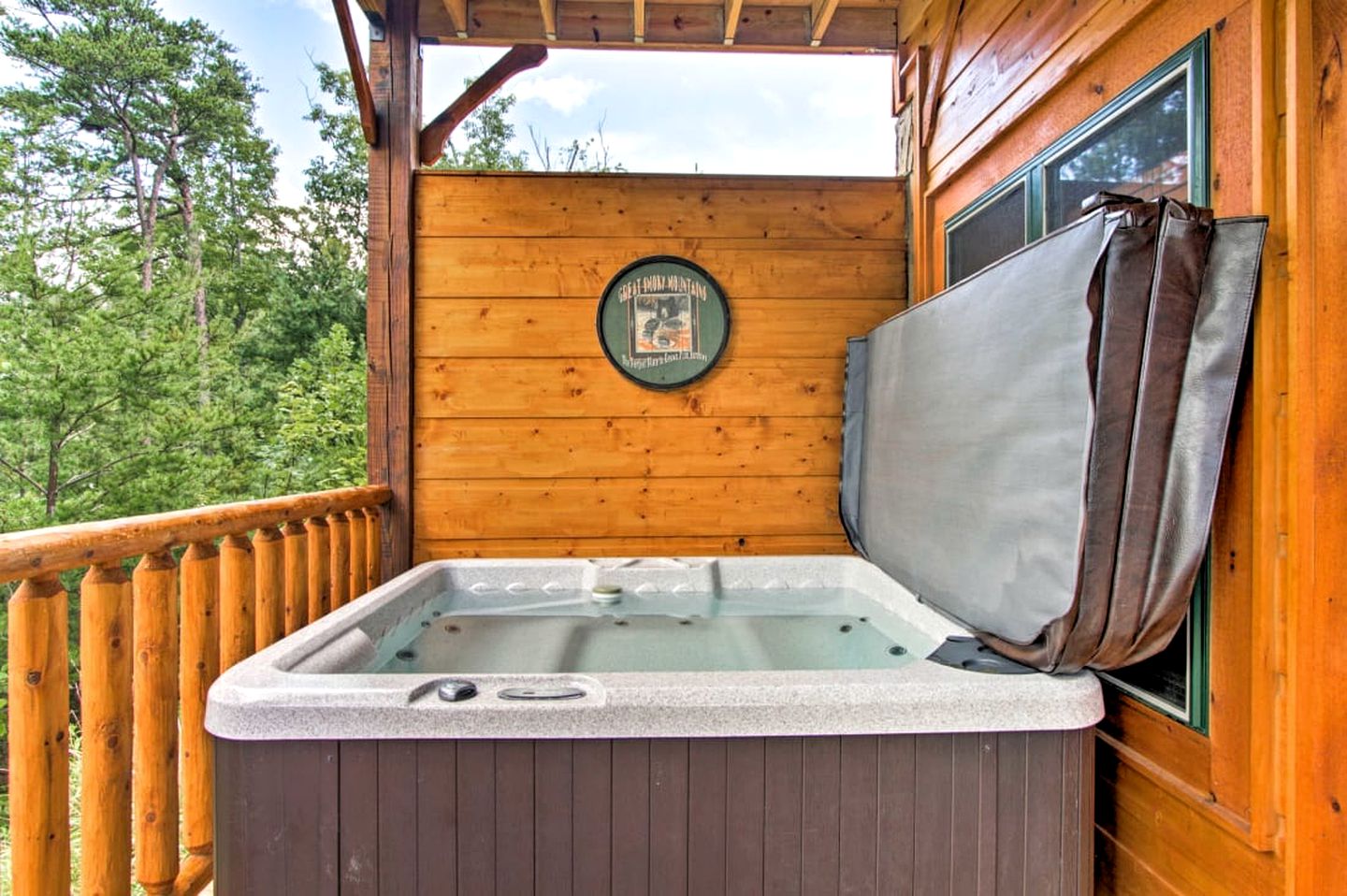 Spacious Rental with Amazing Views of the Smokies and Games Room in Gatlinburg, Tennessee