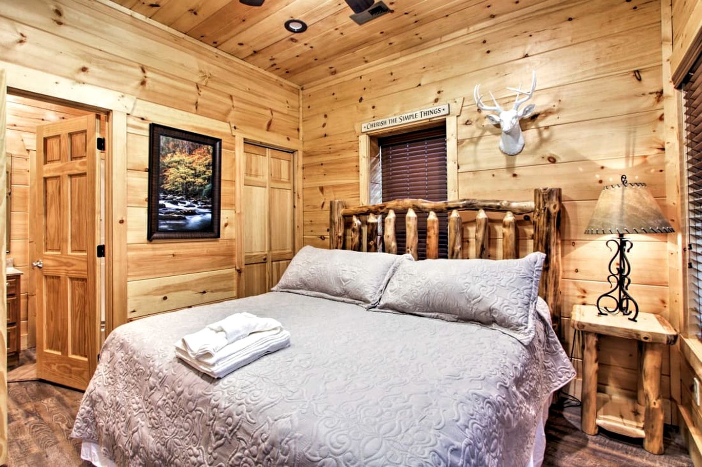 Spacious Rental with Amazing Views of the Smokies and Games Room in Gatlinburg, Tennessee