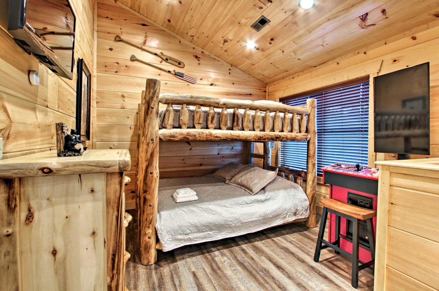 Spacious Rental with Amazing Views of the Smokies and Games Room in Gatlinburg, Tennessee