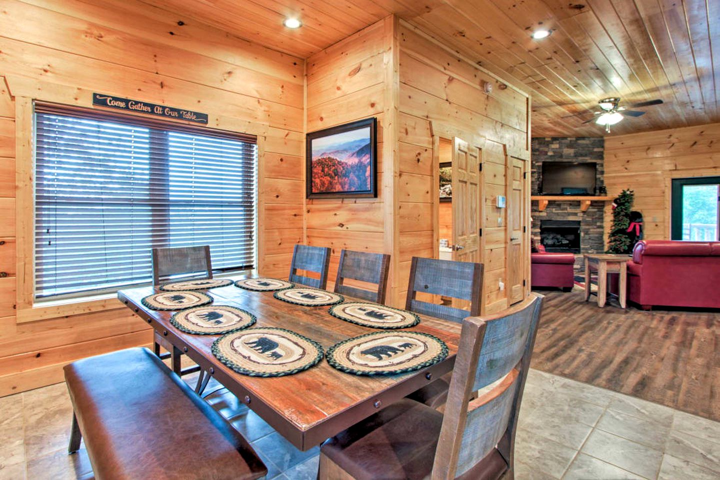 Spacious Rental with Amazing Views of the Smokies and Games Room in Gatlinburg, Tennessee