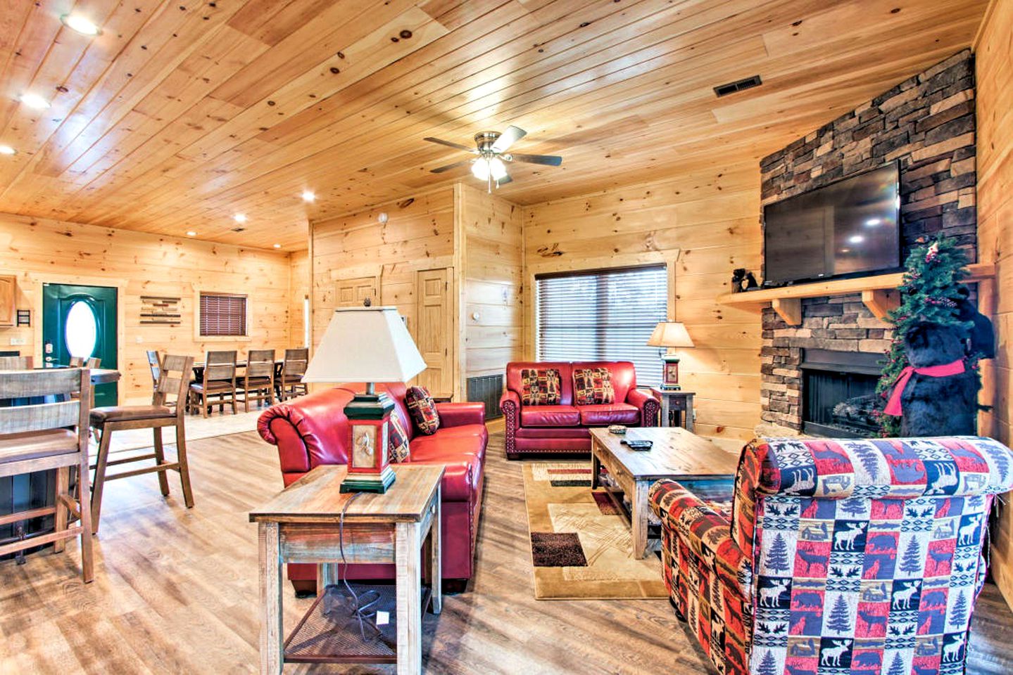 Spacious Rental with Amazing Views of the Smokies and Games Room in Gatlinburg, Tennessee