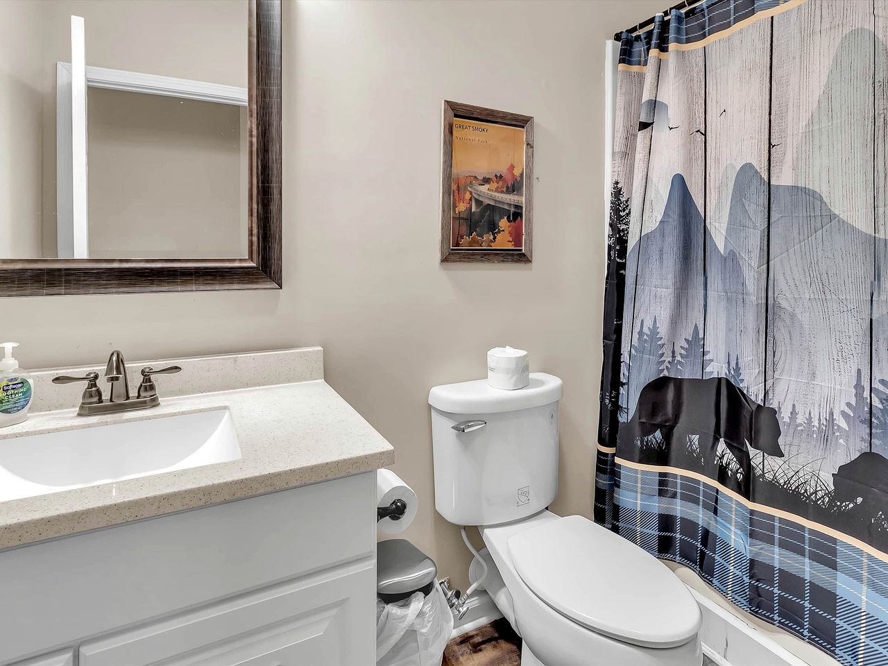 Mountain Oasis: Secluded Cabin Nestled Alongside a Creek in Bryson City, NC