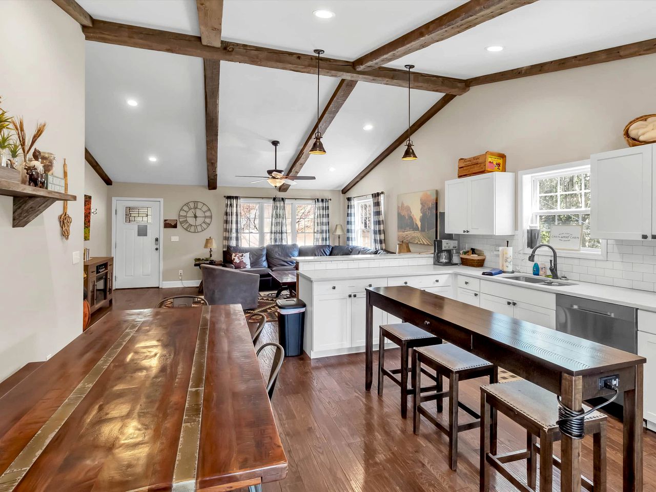 Mountain Oasis: Secluded Cabin Nestled Alongside a Creek in Bryson City, NC