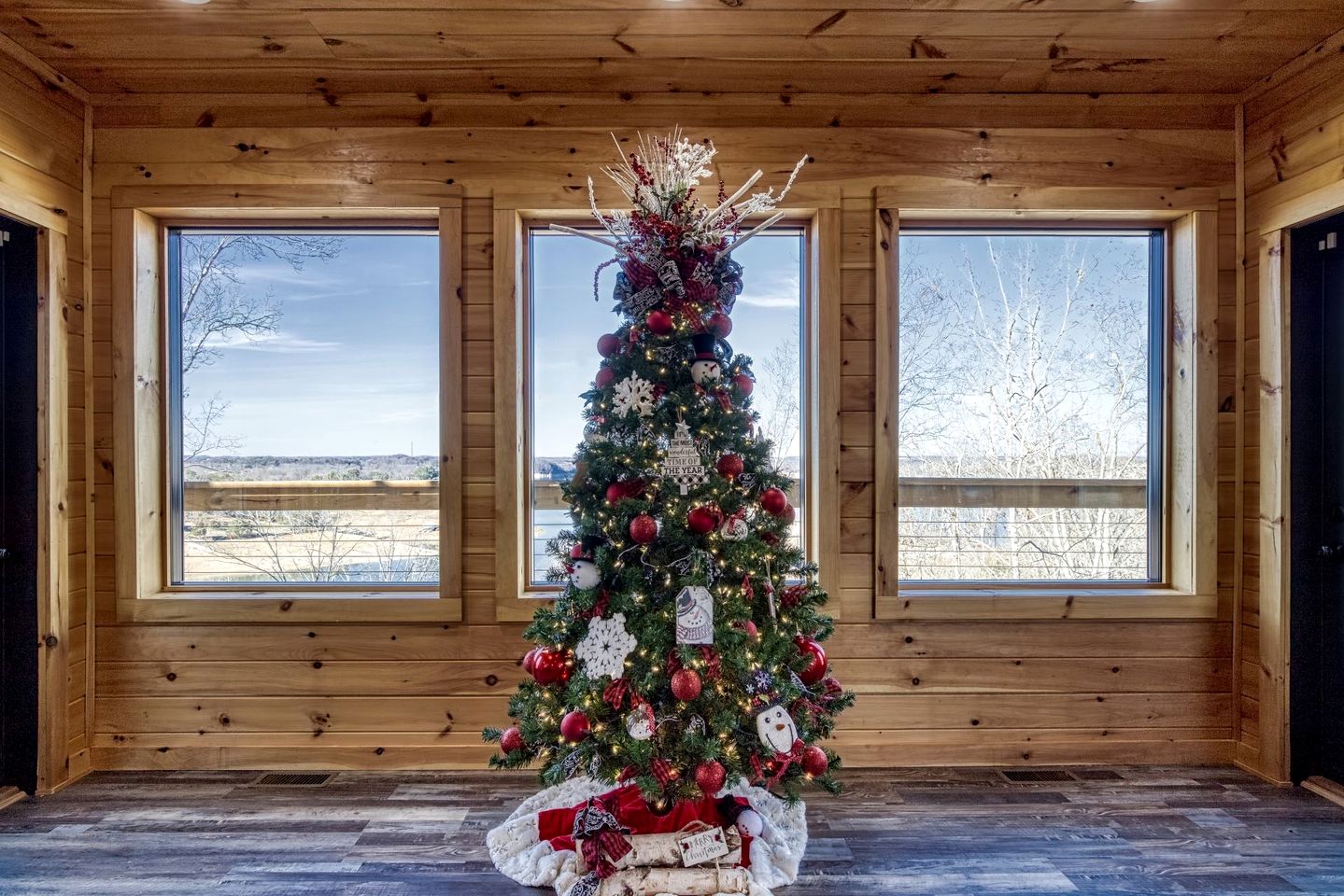 Stunning Lakefront Cabin with Hot Tub and Pool Table on Douglas Lake in Dandridge, Tennessee