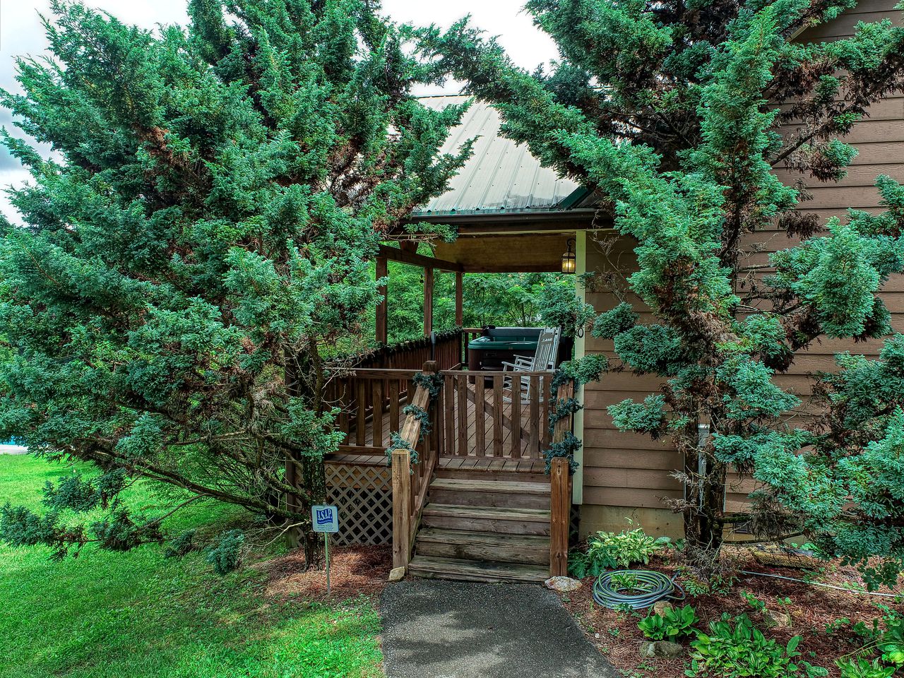 Cozy Tennessee Cabin Rental for Lovely Vacations to the Smokies