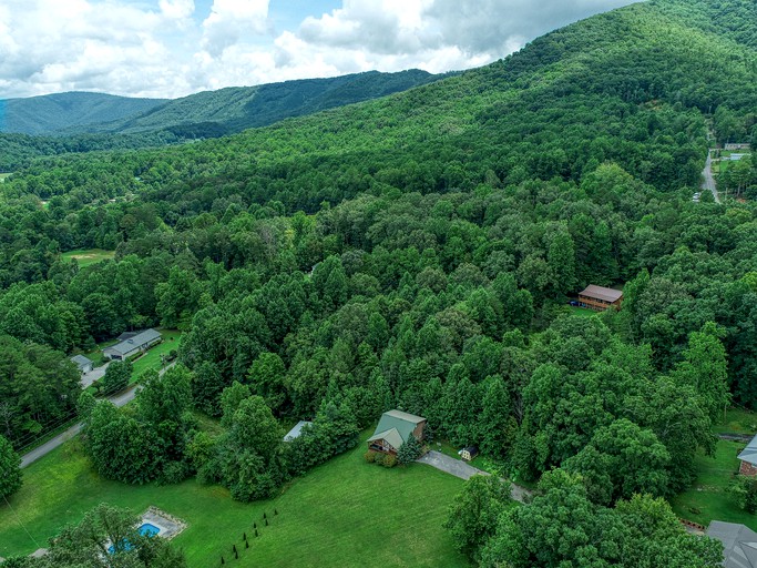 Cabins (United States of America, Cosby, Tennessee)