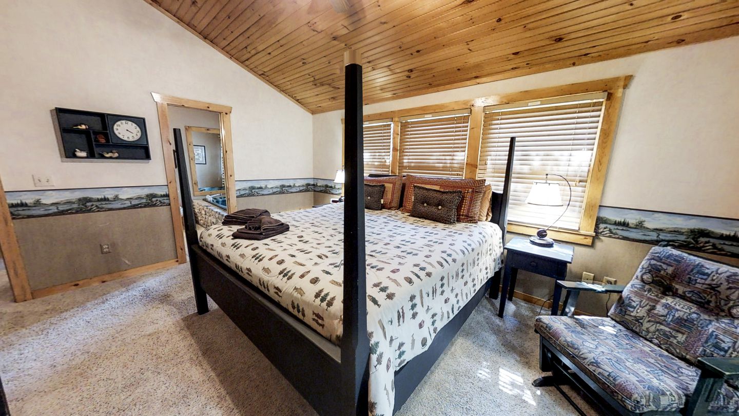 Rustic Family Cabin with Hot Tub, Pool Table, and Arcade near Smoky Mountains in Sevierville, Tennessee