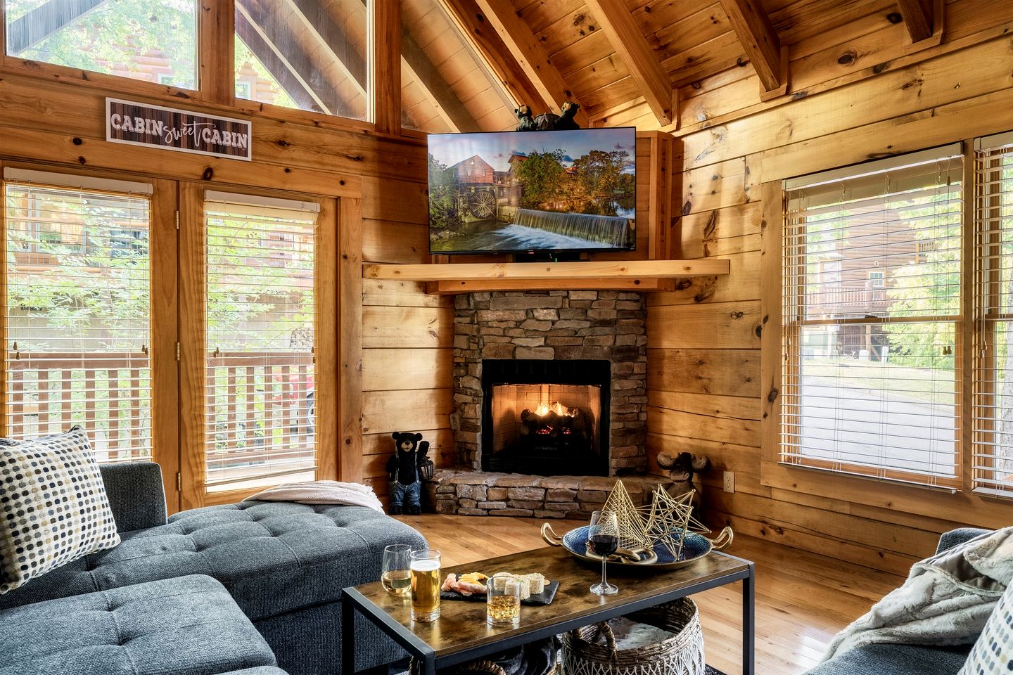 Spectacular Cabin Surrounded by Trees in Pigeon Forge, Tennessee