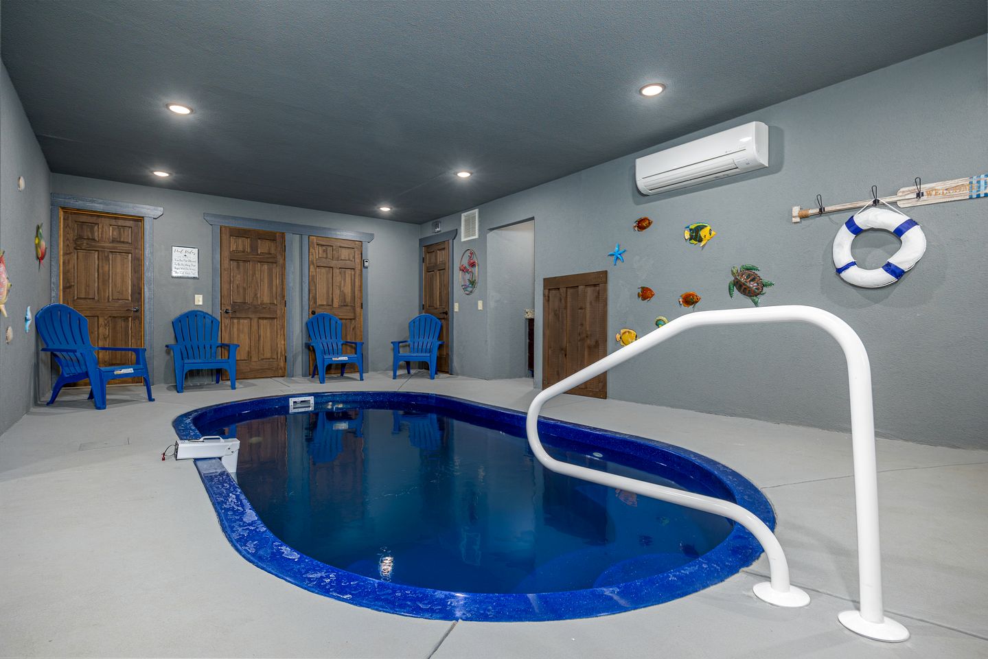 Outstanding Cabin with Indoor and Outdoor Swimming Pool and Game Room in Gatlinburg, Tennessee