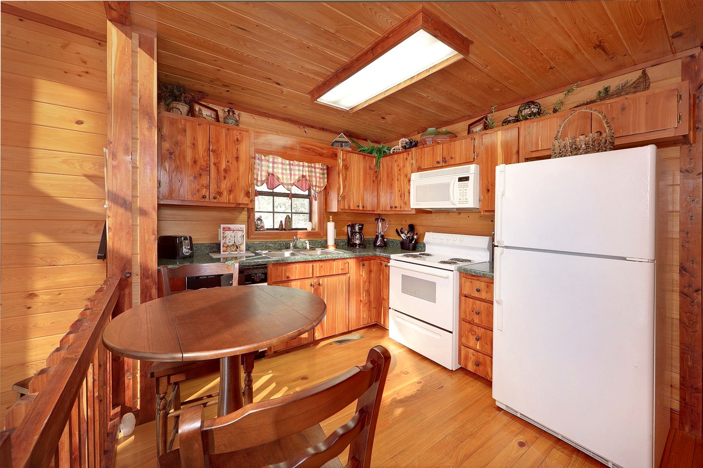 Excellent Gatlinburg Cabin for a Dog-Friendly Getaway in Tennessee