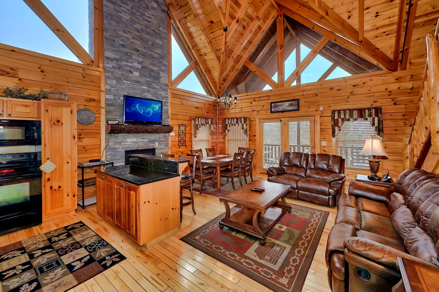 Cozy Cabin with a Hot Tub in the Great Smoky Mountains, Tennessee